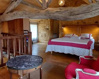 La Forge on the magnificent Domaine de Cournet Haut - Saint-Pompont - Bedroom