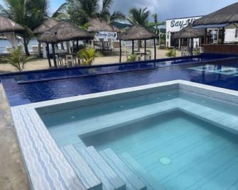 Luxury Suite Experience at Lopez Resort - Sipalay - Piscina