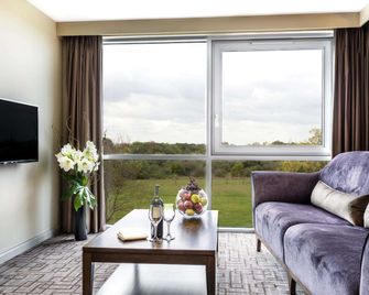 Heston Hyde Hotel - Hounslow - סלון