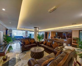 Ajman Beach Hotel - עג'מאן - לובי