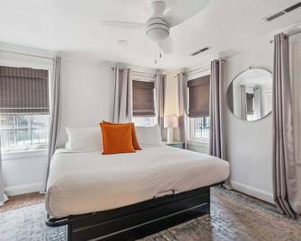 Unique & Charming 1 Bedroom One Block to King St - Charleston - Schlafzimmer