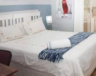 Tarragon Guest House - Klerksdorp - Bedroom
