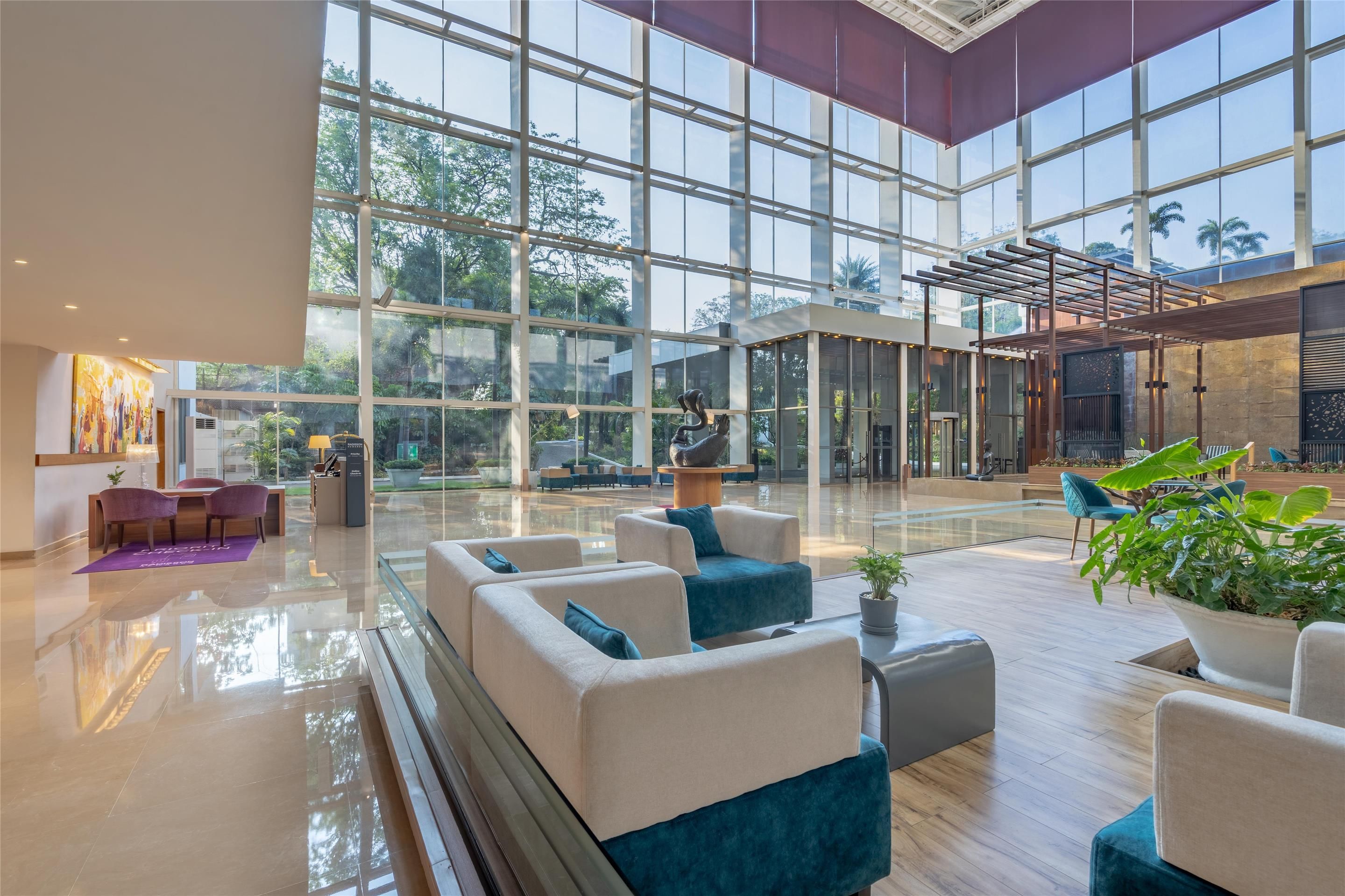 Radisson Blu Plaza Hotel Hyderabad Banjara Hills - היידרבד - לובי