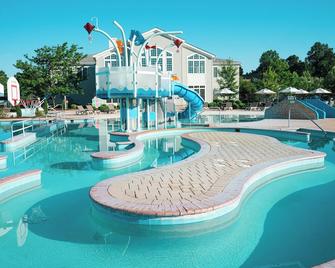 The Colonies at Williamsburg - Williamsburg - Pool