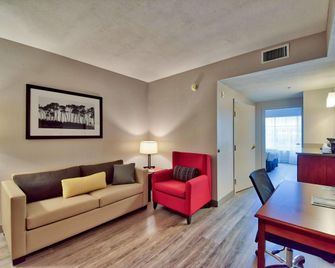 Country Inn & Suites by Radisson, Ocala, FL - אוקאלה - חדר שינה