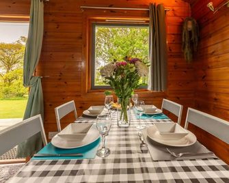 Chalet Lodge 4 - Hot Tub Lodge by Interhome - Launceston - Salle à manger