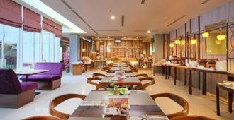Quest Hotel Simpang Lima - Semarang By Aston - Semarang - Restaurant