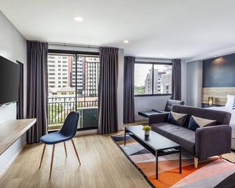 نارا هوتل - بانكوك - غرفة معيشة