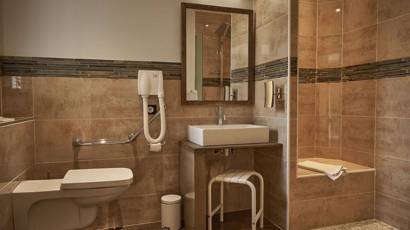 克雷塞爾城堡酒店