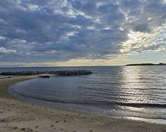 Relaxing at the river - Montross - Beach