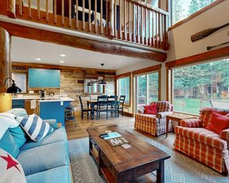 Papa's Place - McCall - Living room