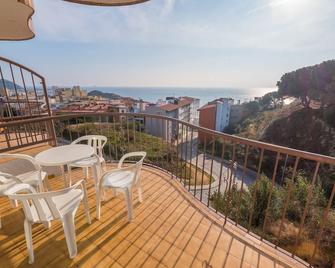 Apartamentos Ar Muntanya Mar - Blanes - Balkon