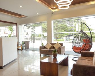 Tiptop Tower Suite Inn - Dumaguete City - Lobby
