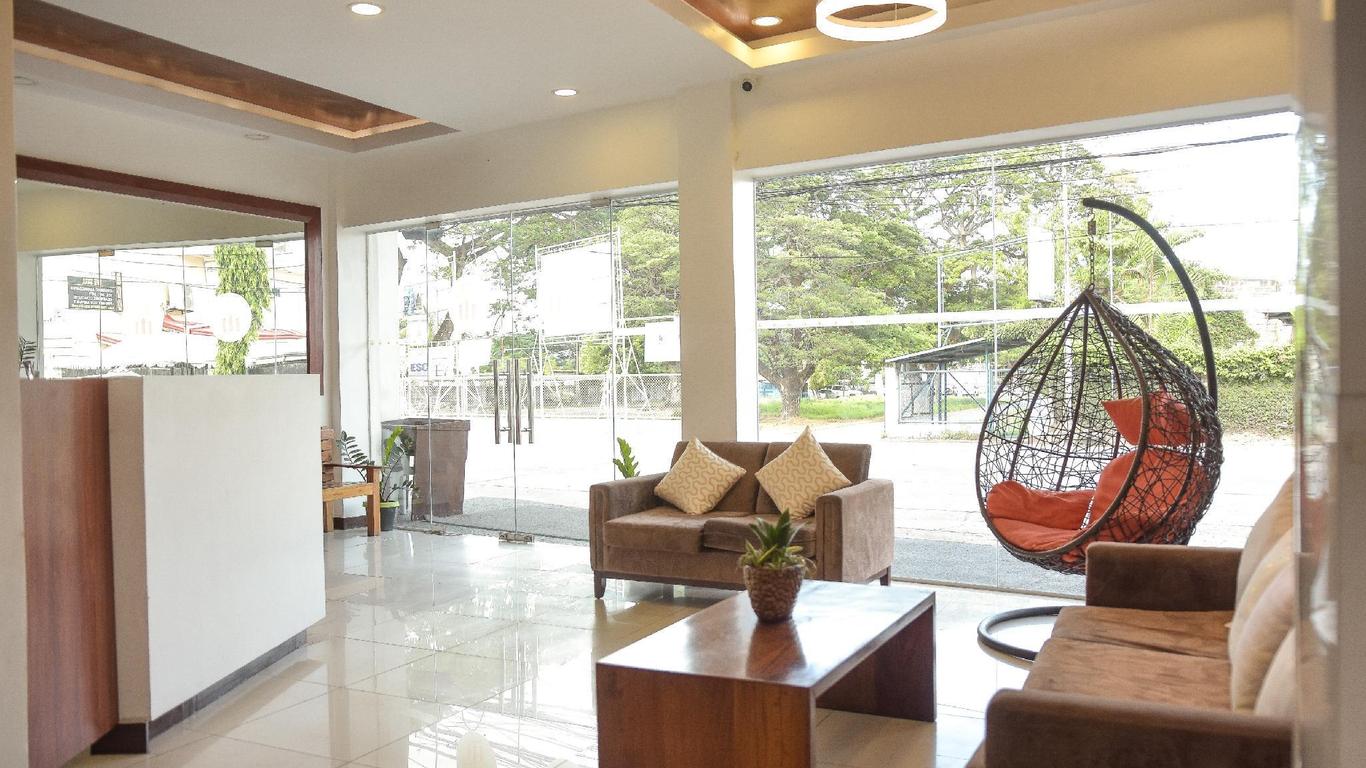 Tiptop Tower Suite Inn