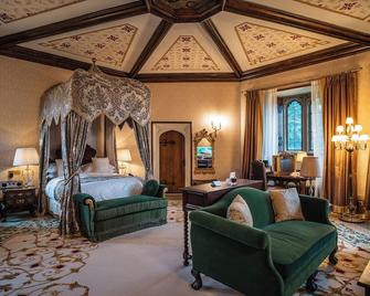 Thornbury Castle - A Relais & Chateaux Hotel - Thornbury - Bedroom