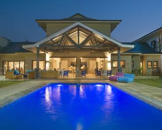 The Urban Hotel Ndola - Ndola - Pool