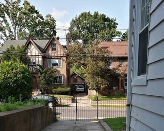 Nice Private Basement Bedroom - Newark - Outdoors view