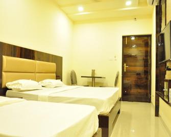 Pai Residency - Hosapete - Bedroom