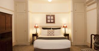 Cobb & Co Court Boutique Hotel - Mudgee - Makuuhuone