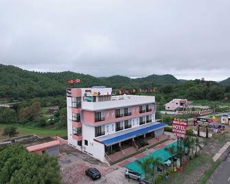 Hotel White Lotus - Dūngarpur - Edificio