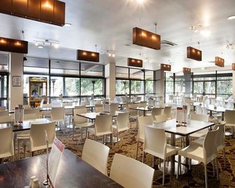 Nightcap at Kondari Resort - הרוויי ביי - מסעדה