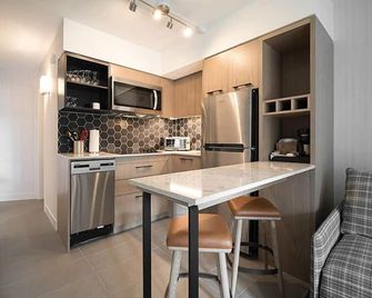 Cozy Rustic Condo in a Great Lake Louise Location! - Lake Louise - Cocina
