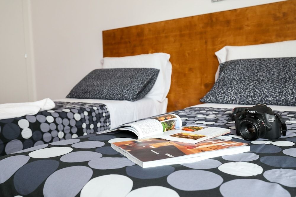 ترافيل بد آند بريكفاست