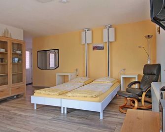 Apartment no. 12 - Villa Monika - App. 4 & 12 - Sassnitz - Schlafzimmer