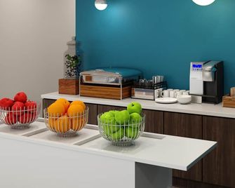 Super 8 by Wyndham Mountain View - Mountain View - Buffet