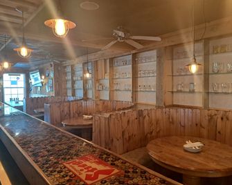 Ahmic Lake Resort - Magnetawan - Bar