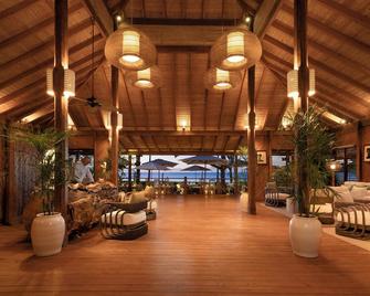 Hermitage Bay - Jennings - לובי