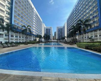 Madison's Place at Sea MOA - Pasay - Pool