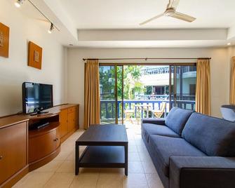 The Club Residence Kamala Beach - Kamala - Living room