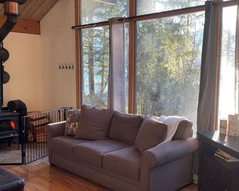 Quinault Cove- Two Cabin Property on Quiet Lake Quinault - Amanda Park - Sala de estar