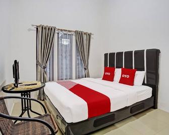 OYO Life 92034 Jay Homestay Syariah - Bandar Lampung - Bedroom