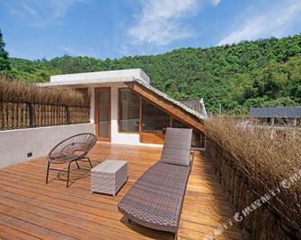 Xipu Boutique Hostel - Huzhou - Balcón