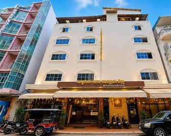 Best Central Point Hotel - Nom Pen - Edificio
