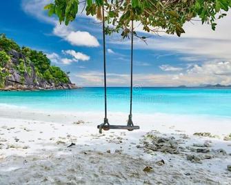 Kanasuk Self Catering Apartments - Baie Lazare - Strand