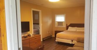 Rip Van Winkle Motel - Plattsburgh - Bedroom