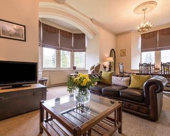 9 The Monastery With Loch Ness Views - Sleeps 4 Guests In 2 Bedrooms - Fort Augustus - Salon