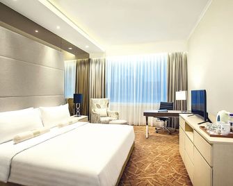 Menara Peninsula Hotel - Yakarta - Habitación