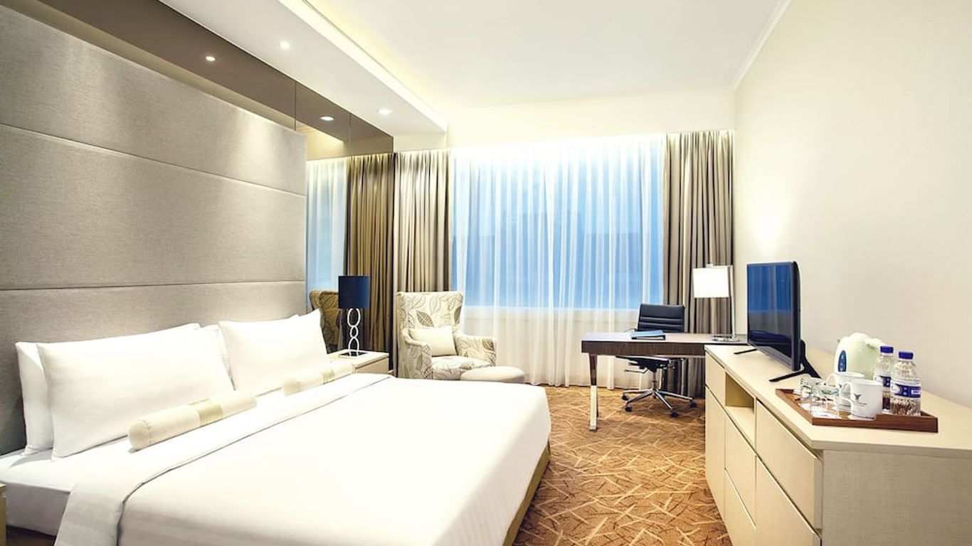 Menara Peninsula Hotel