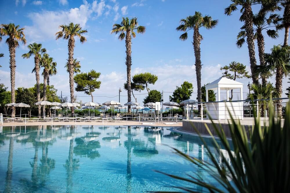 بلو سالينتو فيليدج