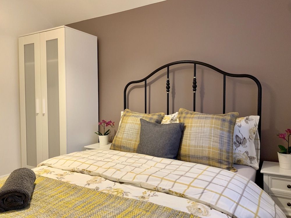 Gordon House - Kettering - Bedroom