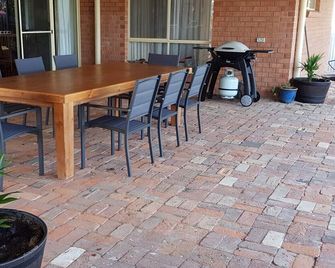Murtoa Farm-View Guest House - Family friendly home, with Free Wi-Fi & Netflix - Murtoa - Patio
