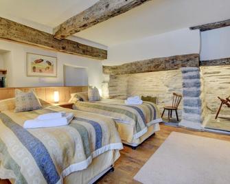Ysgubor Newydd - Two Bedroom House, Sleeps 4 - Machynlleth - Bedroom