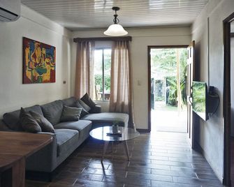 Villa Picasso - Cobano - Sala de estar