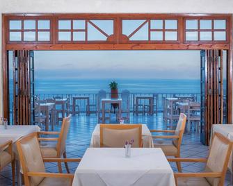 Cavos Bay Hotel and Studios - Armenistis - Restaurant