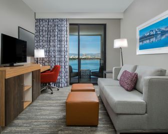 Hampton Inn & Suites Reno/Sparks - Sparks - Wohnzimmer