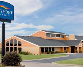 Baymont by Wyndham Marshalltown - Marshalltown - Gebäude